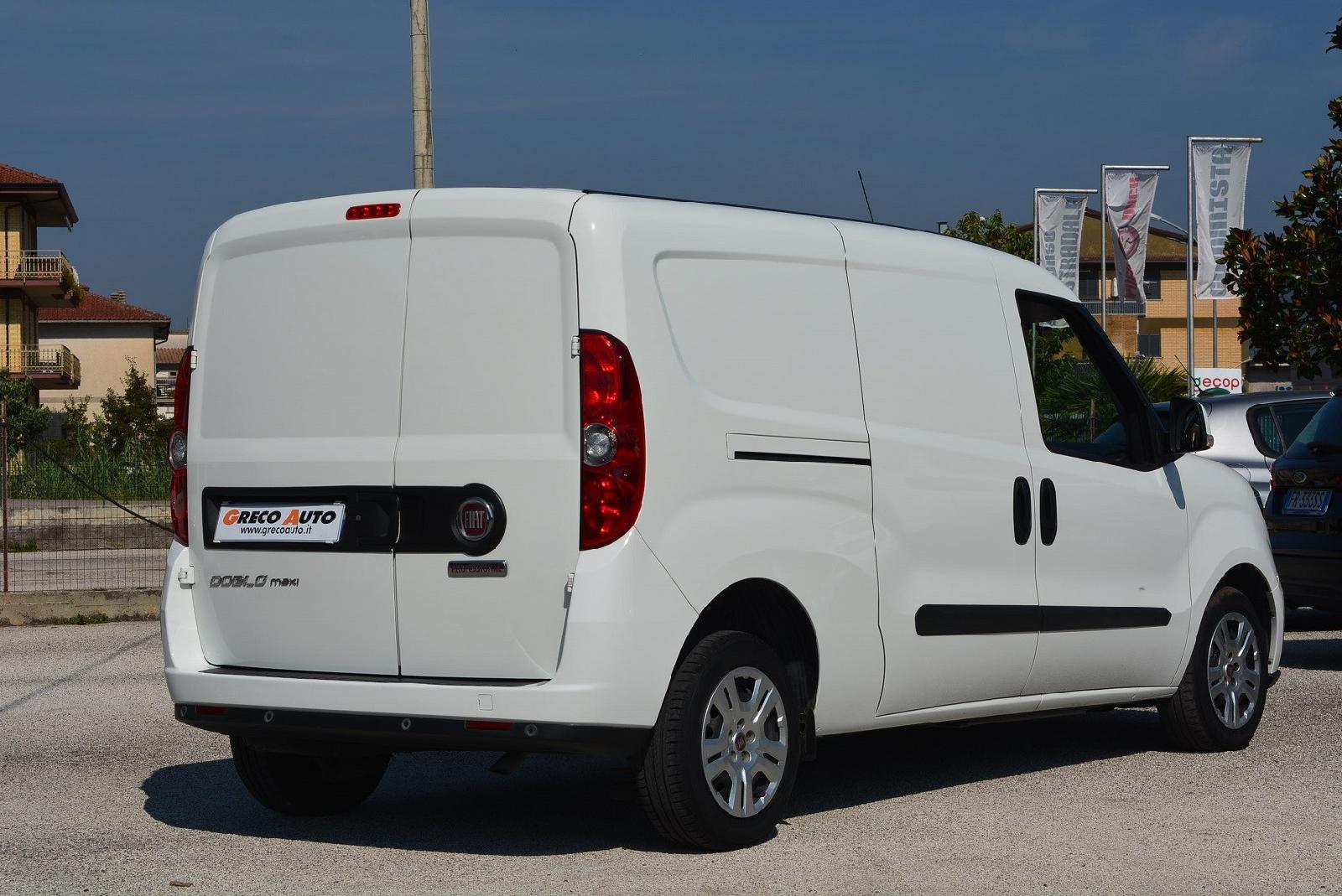 FIAT DOBLÒ MAXi 3ª SERIE 1.6 Mjet 105 cv Lounge CARGO LAMIERATO 3 posti -  Grecoauto